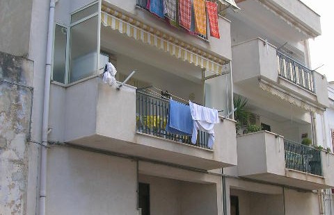 32 PV ( Appartamenti in via Giuseppe Garibaldi )